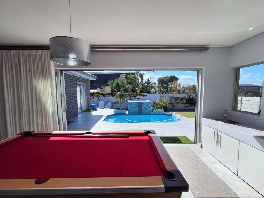 3 Bedroom Property for Sale in Stilbaai Wes Western Cape